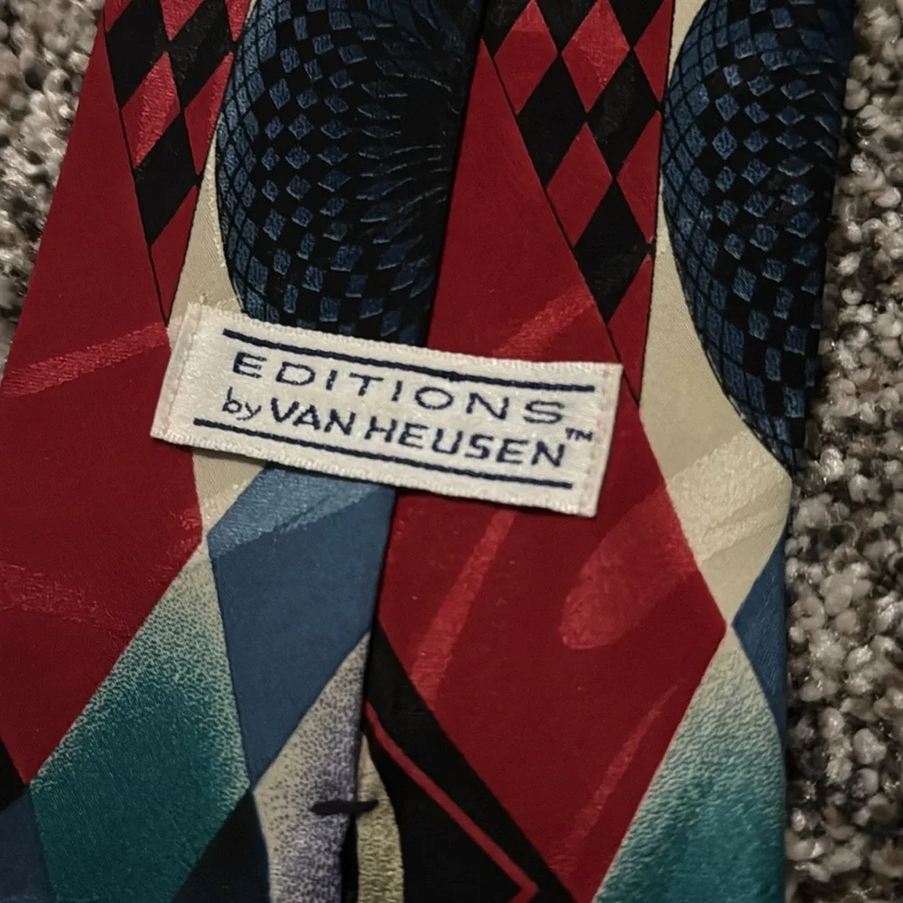 Editions by Van Heusen Blue/Red/Tan/Teal Neck Tie 100% Polyester
